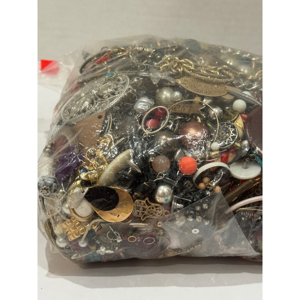 6.4 lbs Mixed Costume Jewelry Lot Bulk Crafting Beads Earrings Mystery Lot As Is - Picture 5 of 10